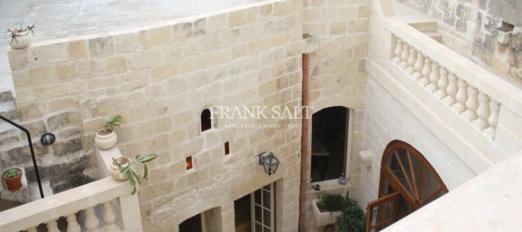 2 bedrooms House in Zebbug, Malta No. 3719 6