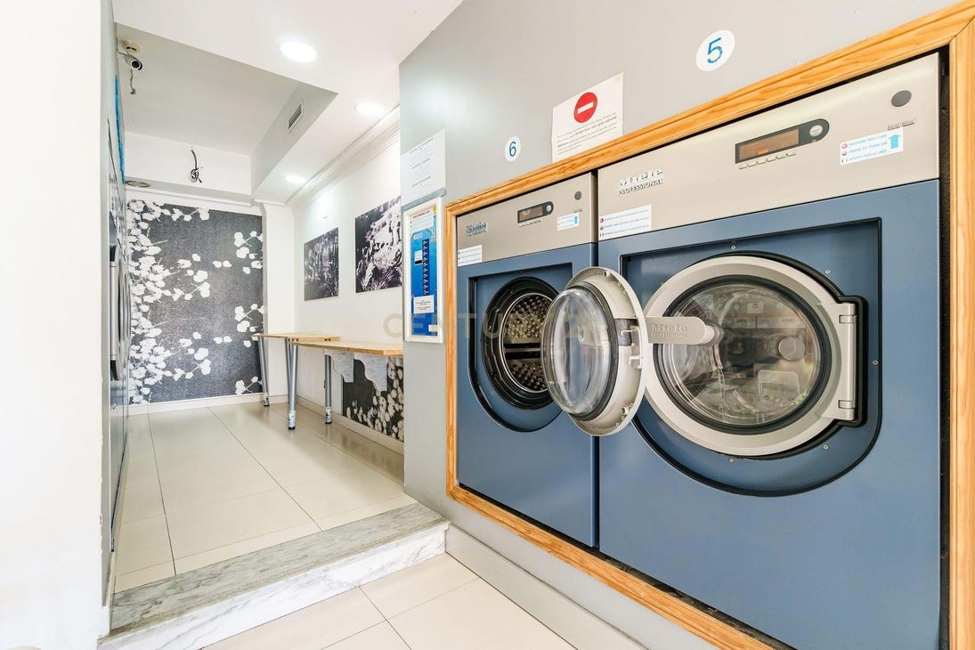 55m² Commercial property in Quarteira, Portugal No. 236232