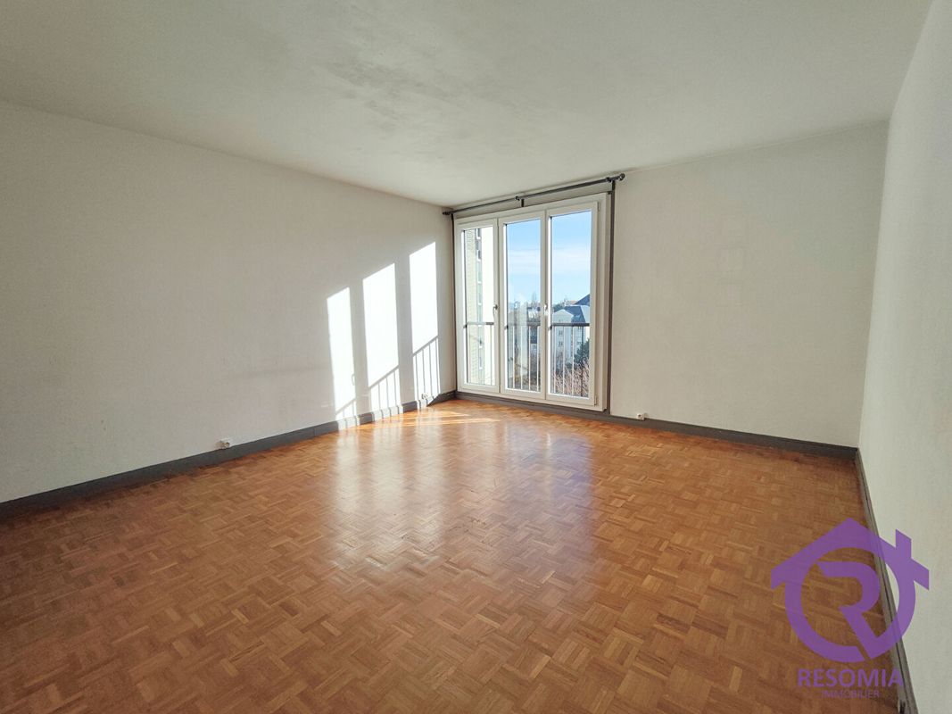 2 Schlafzimmer Wohnung in Viry-Chatillon, France, Nr. 133546