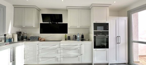 3 bedrooms Townhouse in Estepona, Spain No. 34614 9