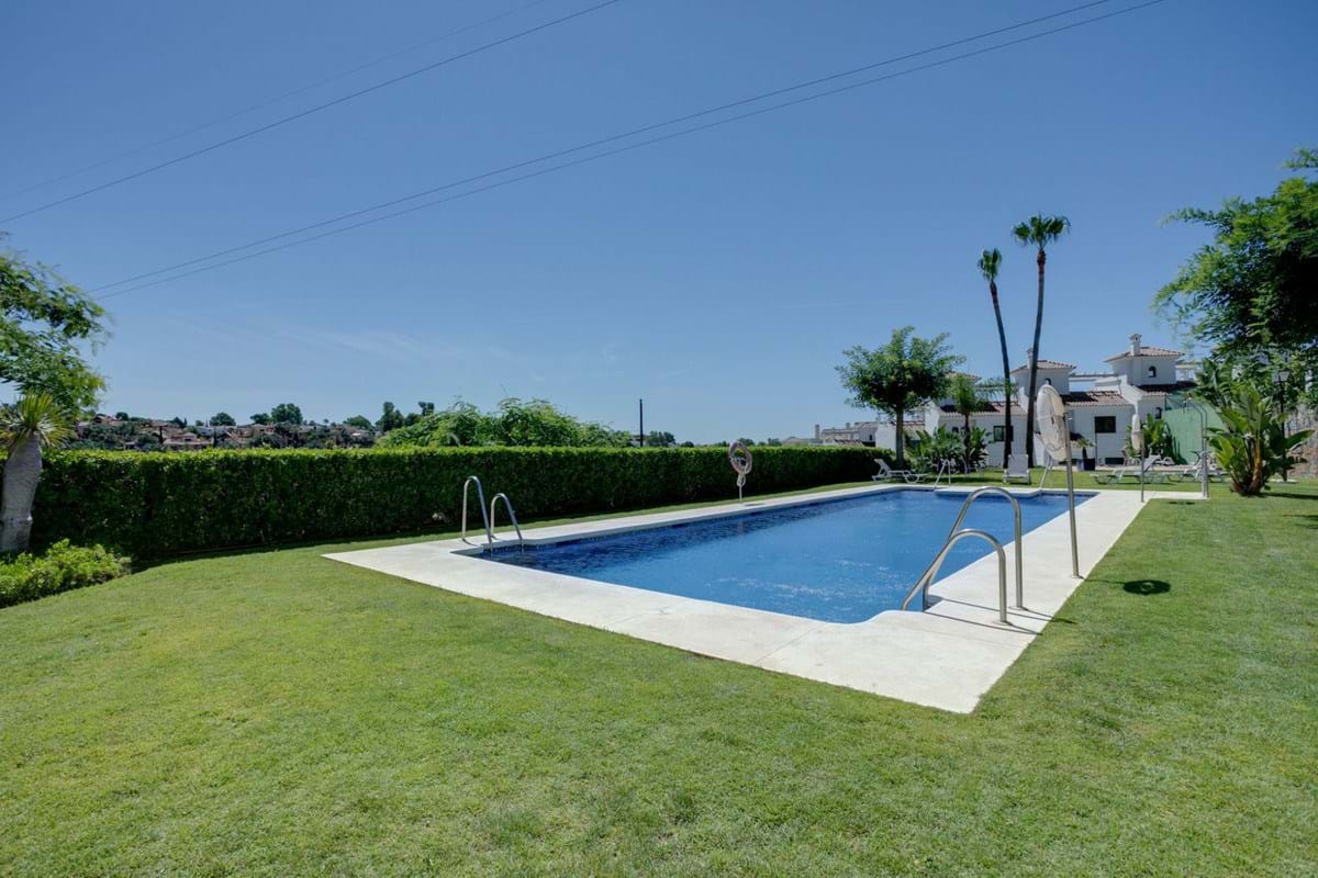 3 bedrooms Townhouse in Estepona, Spain No. 34614
