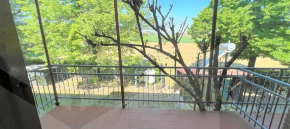 Вилла с 5 комнатами в Фьорано Моденесе, Италия № 22669 2