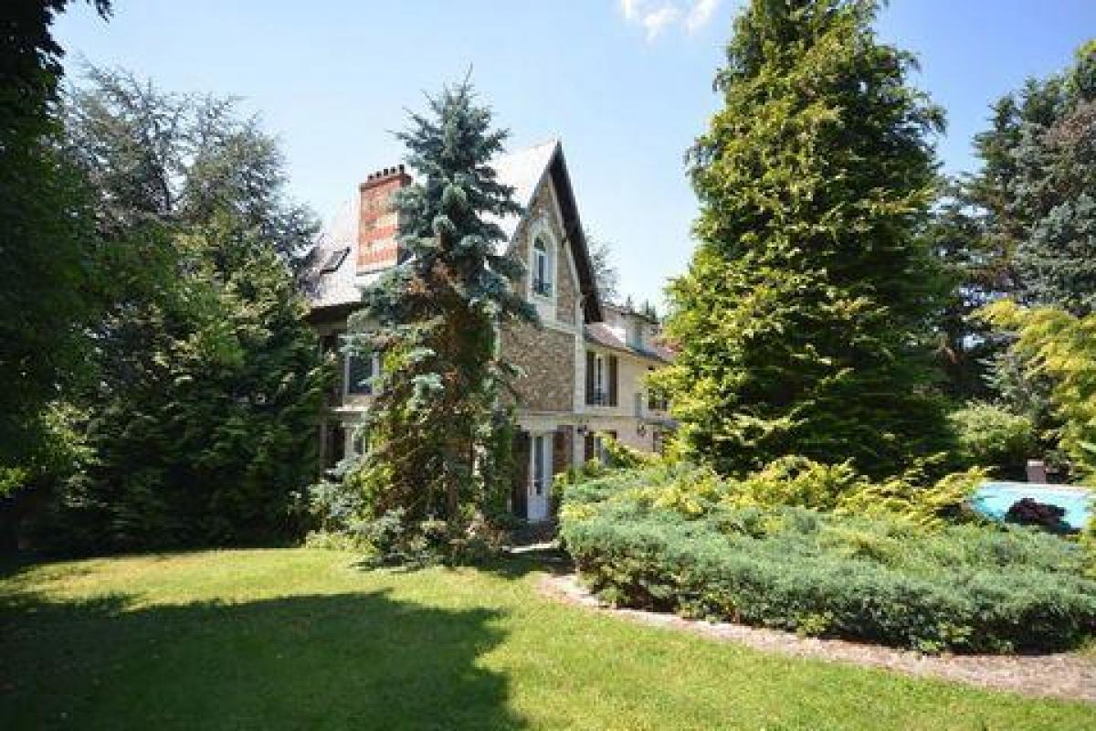 6 bedrooms House in Champlan, France No. 28620