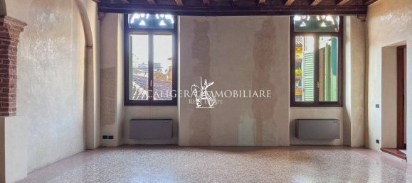 3 bedrooms Apartment in Verona, Italy No. 370358 4