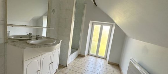 Casa de 3 dormitorios en Vijon, France No. 315172 8