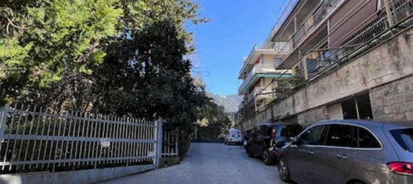 3 rooms Apartment in Rapallo, Italy No. 123059 2