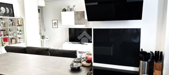 1 bedroom Apartment in Milan, Italy No. 323006 11