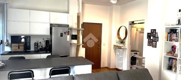 1 bedroom Apartment in Milan, Italy No. 323006 10