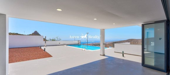 Villa de 4 dormitorios en Adeje, Spain No. 89414 7