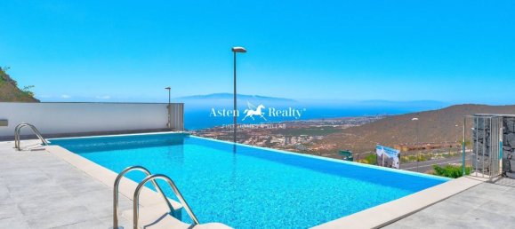 Villa de 4 dormitorios en Adeje, Spain No. 89414 2