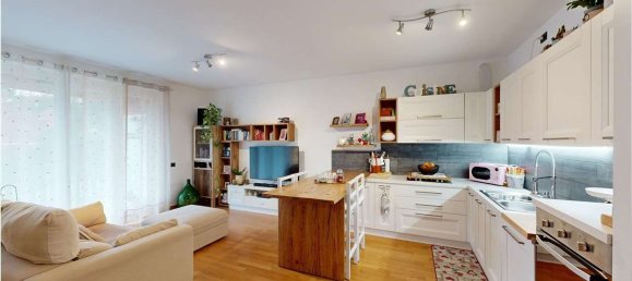 Apartamento de 2 dormitorios en Malnate, Italy No. 361311 4