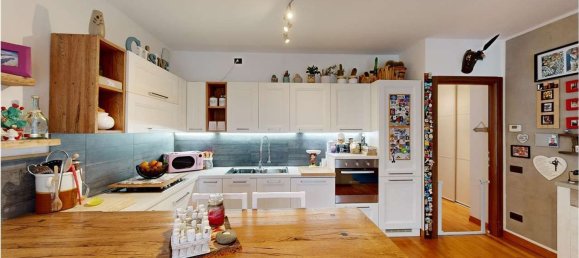 Apartamento de 2 dormitorios en Malnate, Italy No. 361311 3