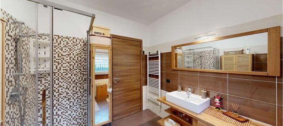 Apartamento de 2 dormitorios en Malnate, Italy No. 361311 8