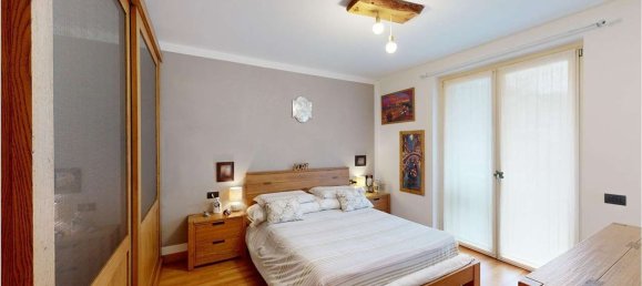 Apartamento de 2 dormitorios en Malnate, Italy No. 361311 9