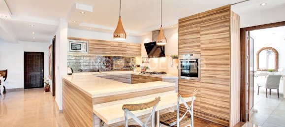 6 bedrooms House in Marbella, Spain No. 55716 11