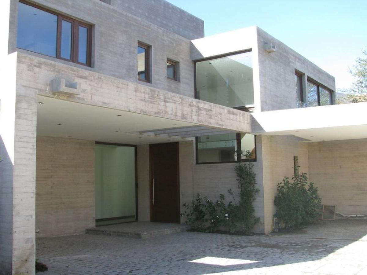 5 bedrooms House in Santiago, Chile No. 1411