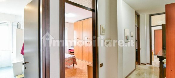 3 chambres Appartement à San Fermo della Battaglia, Italy No. 206345 32