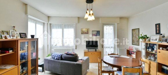 3 chambres Appartement à San Fermo della Battaglia, Italy No. 206345 2