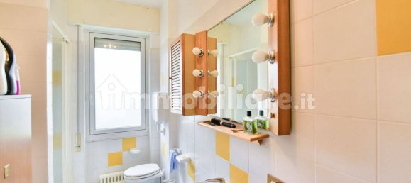 3 chambres Appartement à San Fermo della Battaglia, Italy No. 206345 40