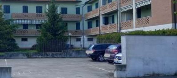 6-salle Appartement à Parma, Italy No. 309772 3