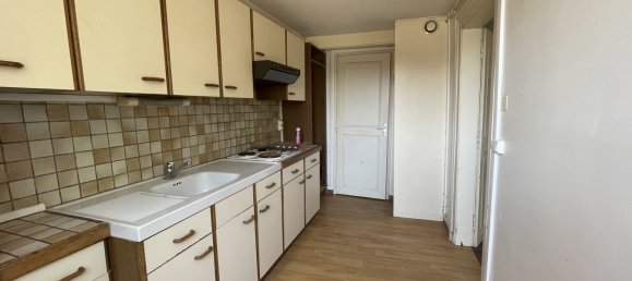 Edificio de 1 habitación en Chateauroux, France No. 90550 15