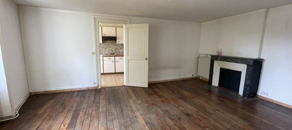 Edificio de 1 habitación en Chateauroux, France No. 90550 4