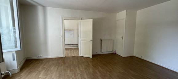 Edificio de 1 habitación en Chateauroux, France No. 90550 7