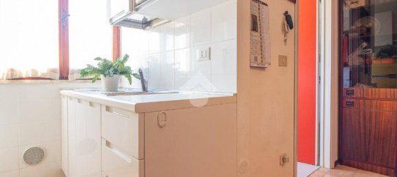 1 bedroom Apartment in Ravenna, Italy No. 273389 4