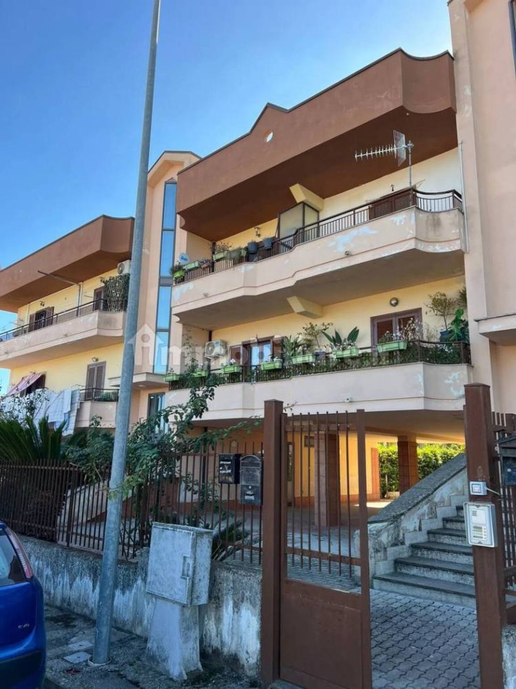 Apartamento de 4 dormitorios en Carinola, Italy No. 72645