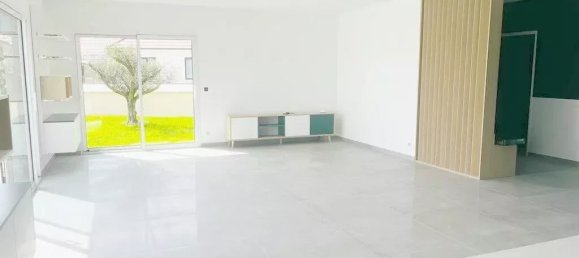 4 bedrooms House in Saint-Andre-les-Vergers, France No. 228373 4