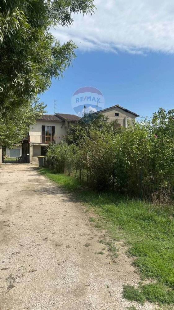 2 bedrooms House in Bevagna, Italy No. 355443