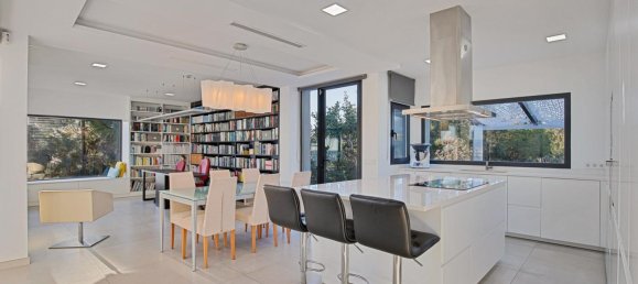 4 bedrooms Villa in Mijas, Spain No. 155573 12