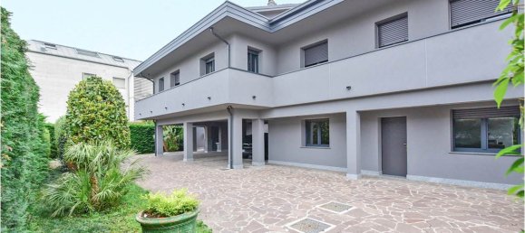 Villa de 4 dormitorios en Meda, Italy No. 345641 3