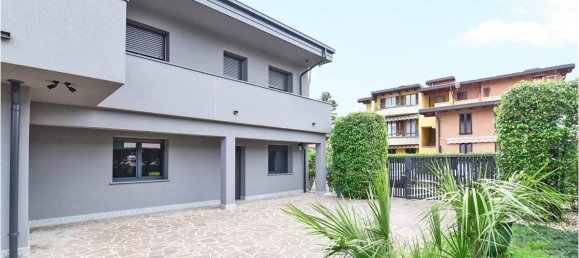 Villa de 4 dormitorios en Meda, Italy No. 345641 4