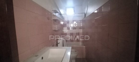 200m² Building in Lisbon, Portugal No. 102650 10