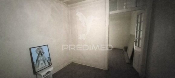 200m² Building in Lisbon, Portugal No. 102650 6