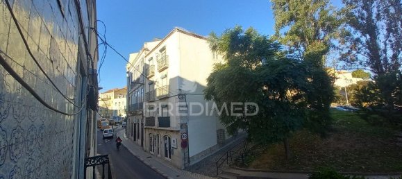 200m² Building in Lisbon, Portugal No. 102650 5