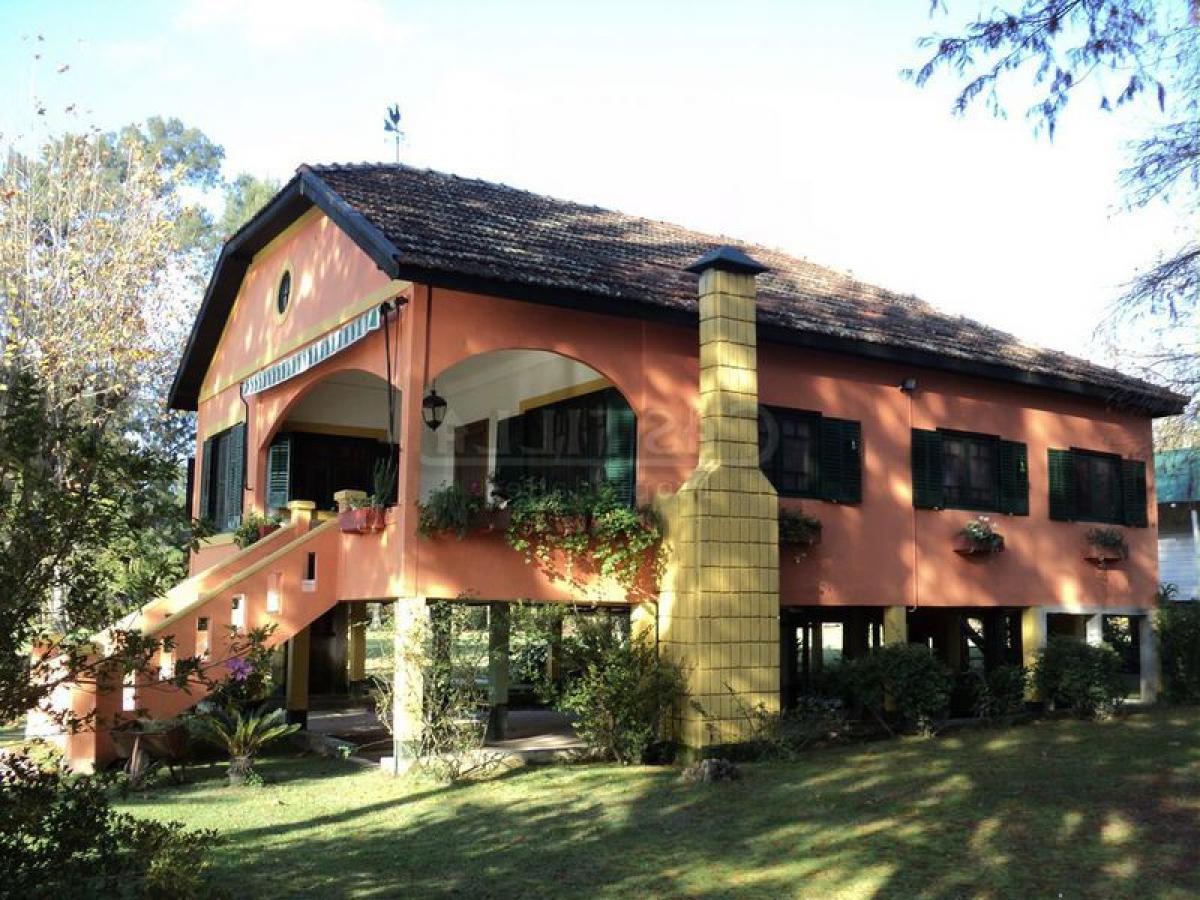 3 bedrooms House in Tigre, Argentina No. 21724