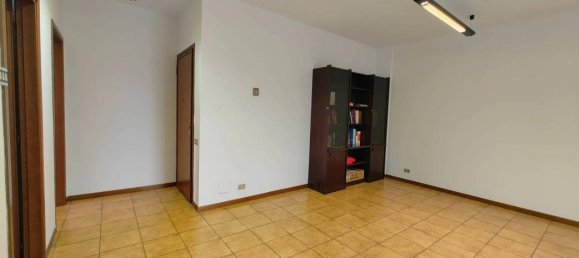 3غرفة شقة في Carpi, Italy رقم 38598 12