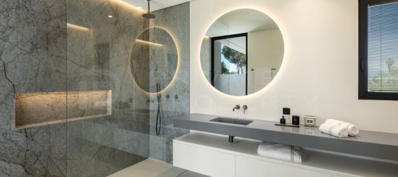 6 bedrooms Villa in Marbella, Spain No. 104298 26