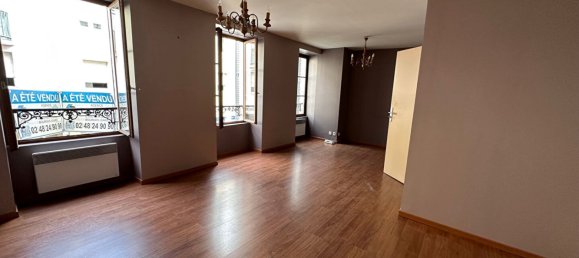 5-salle Bâtiment à Vierzon, France No. 91464 3