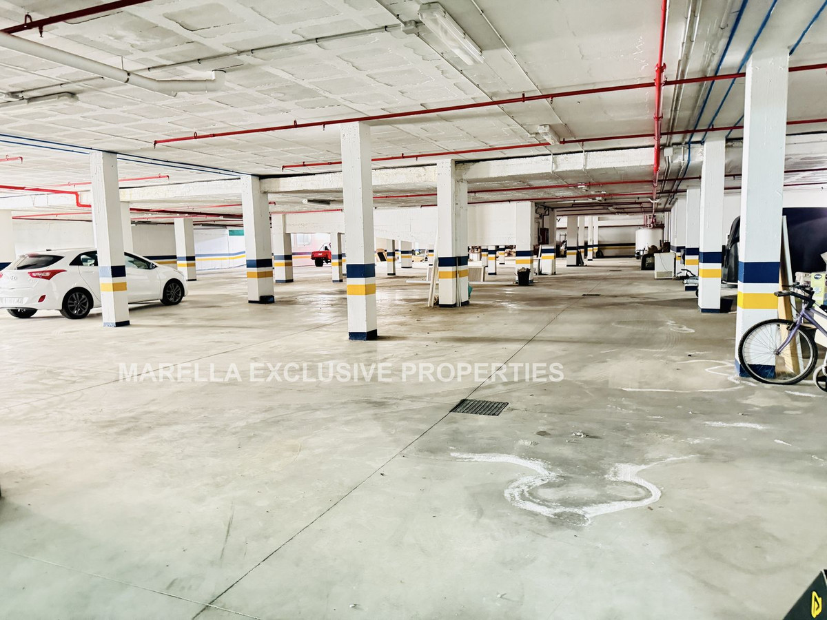  مرآب في Marbella, Spain 2047متر مربع رقم 273781