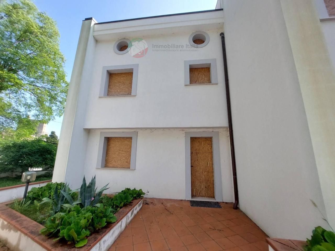 5 rooms House in Montefiore Conca, Italy No. 17636
