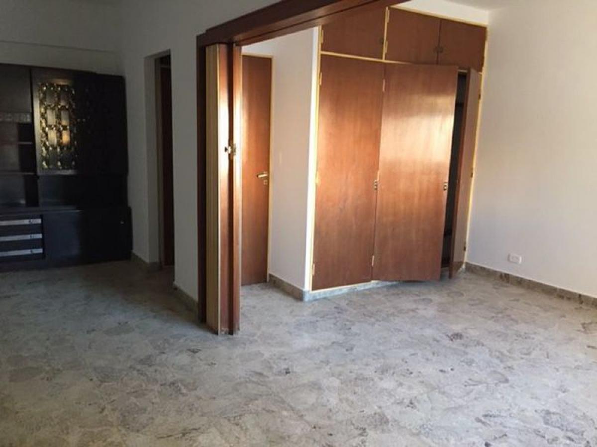 Apartamento de 5 dormitorios en Buenos Aires, Argentina No. 84082