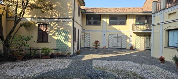 6 bedrooms Villa in Mortara, Italy No. 86364 4