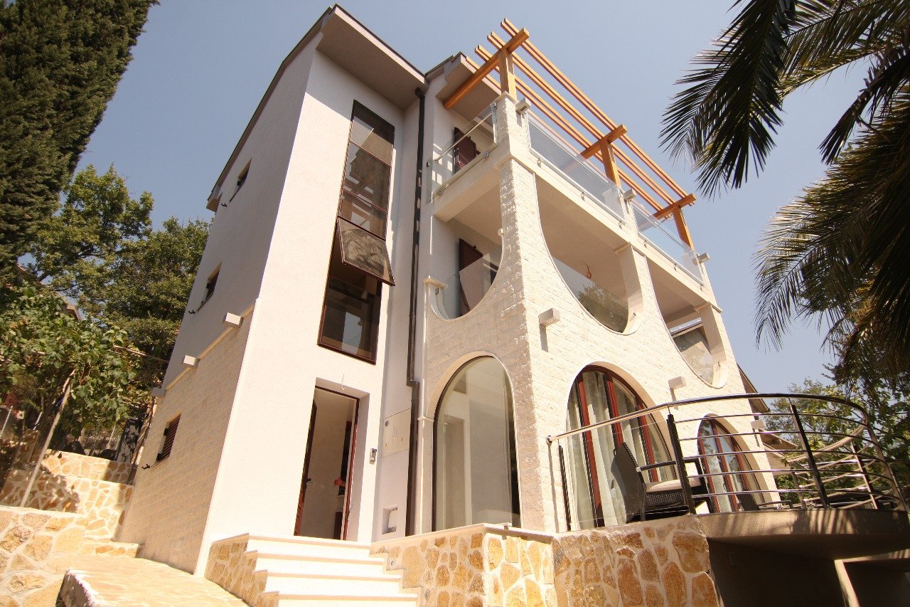 3 bedrooms Villa in Kotor, Montenegro No. 1977