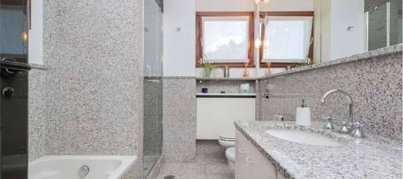 3 bedrooms Apartment in Milan, Italy No. 335243 21