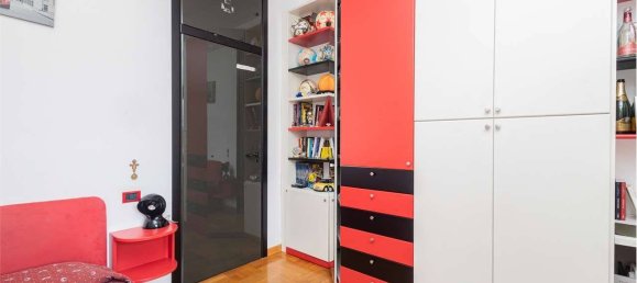 3 bedrooms Apartment in Milan, Italy No. 335243 20