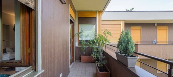 3 bedrooms Apartment in Milan, Italy No. 335243 26