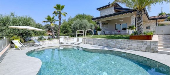 3 bedrooms Villa in Lonato del Garda, Italy No. 151768 3
